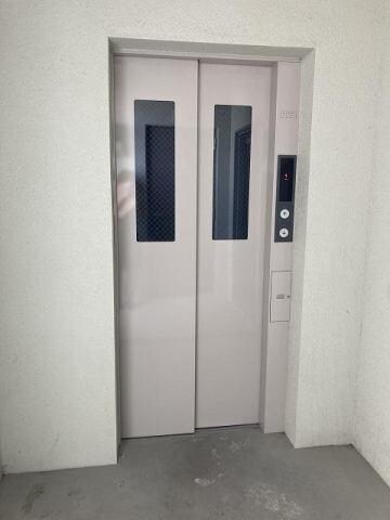 物件外観写真2　(エレベーター)