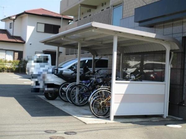 物件外観写真4　(駐輪場)