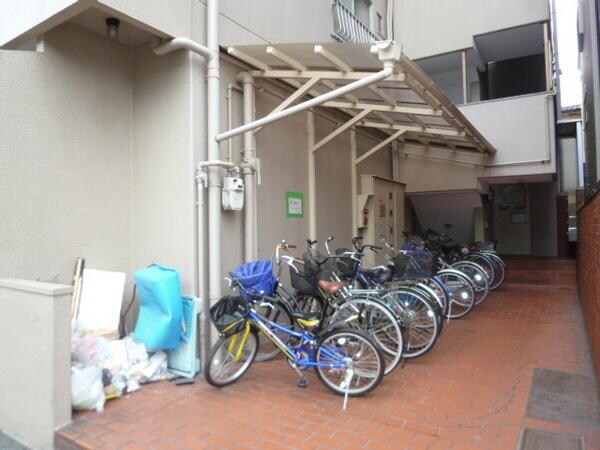 その他共用部分(屋根付き駐輪場で雨でも安心です！)