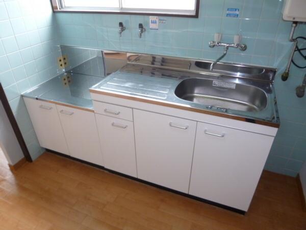物件内観写真6　(大きいキッチン台入ってます♪)