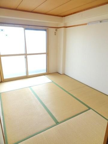 物件内観写真9　(★６帖の和室です★)