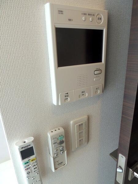 物件内観写真16　(★女性にも安心のモニターホン★)