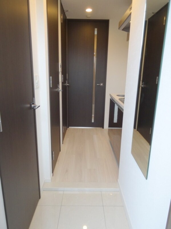 現地からの眺望(★玄関から見た室内★)