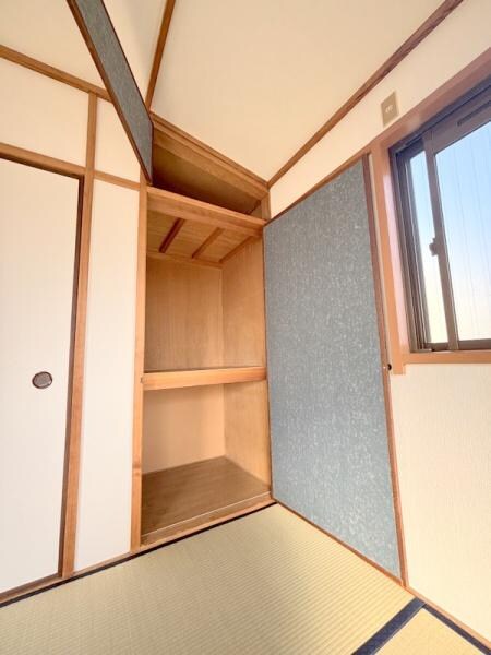 物件内観写真12　(★いっぱい収納の押入★)