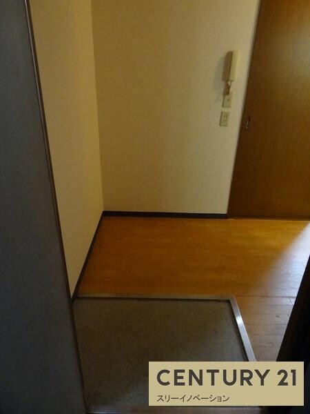 物件内観写真11　(玄関スペース)