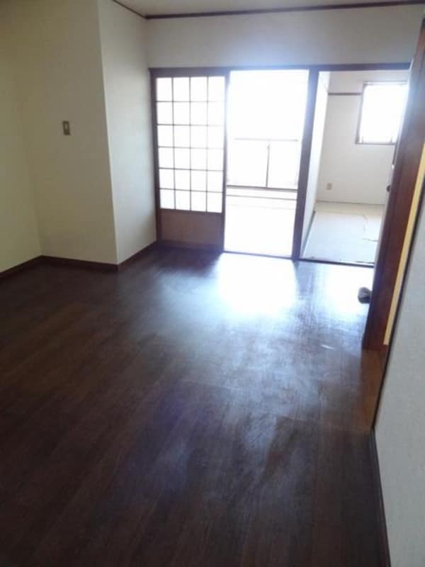 洋室(リビング広々です)