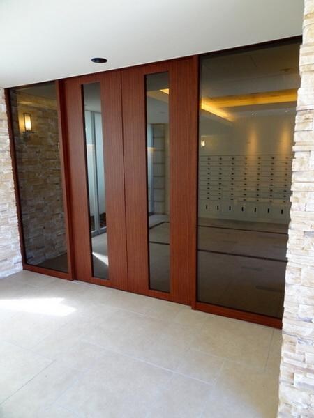 物件外観写真2　(★オシャレなマンション入口★)