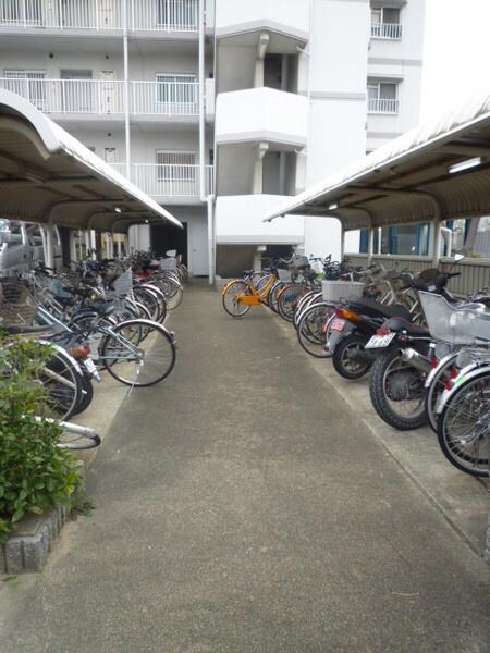 物件外観写真2　(★駐輪場完備★)