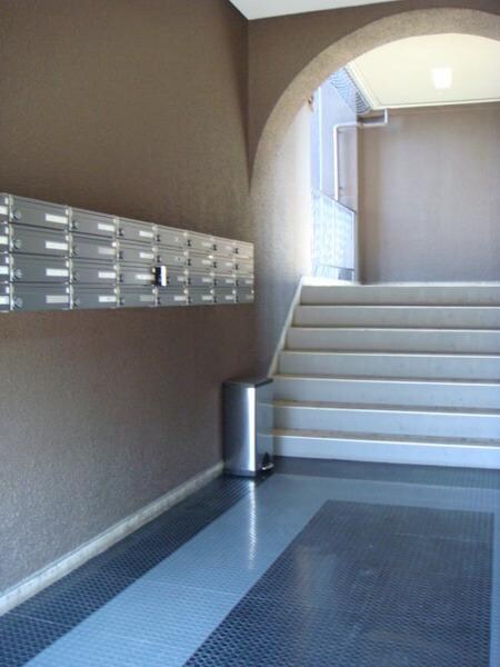 物件外観写真2　(★集合ポスト★)