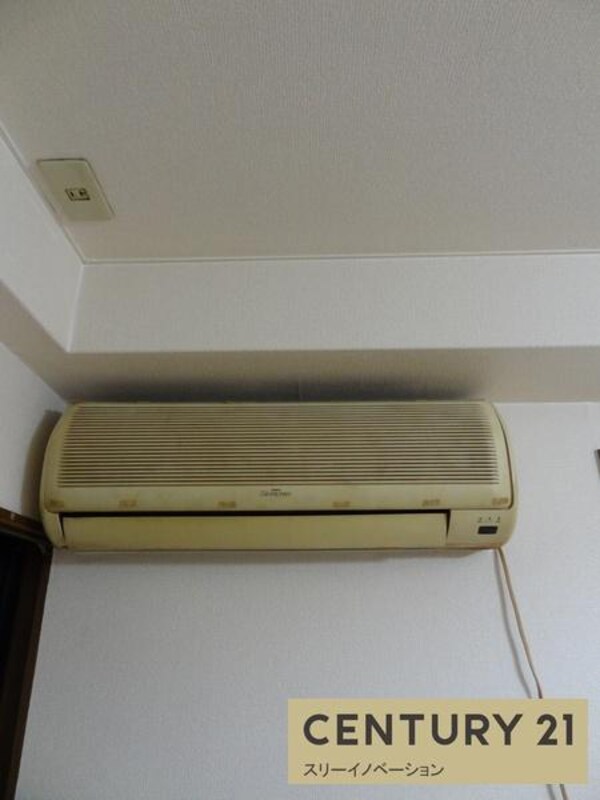 洋室(エアコン完備)