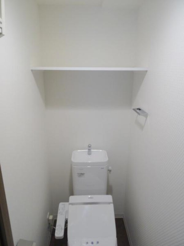 トイレ(★トイレにも収納棚有★)