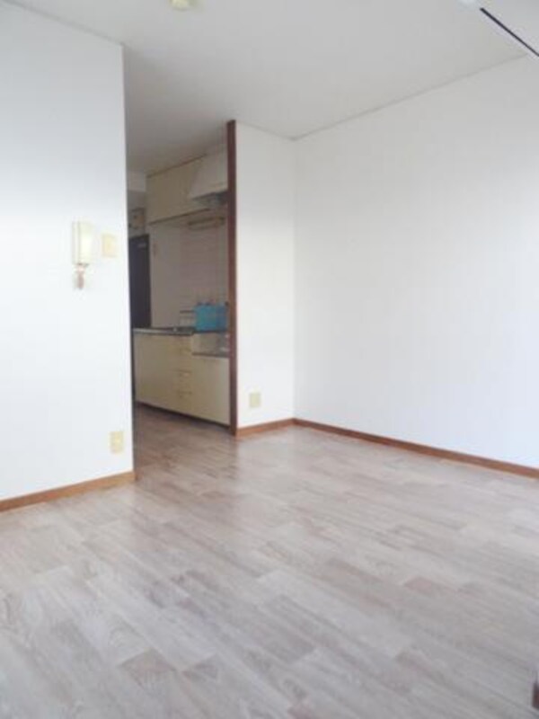 リビング(★快適なエアコン付★)