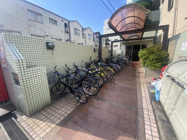 エントランス(★駐輪場完備★)