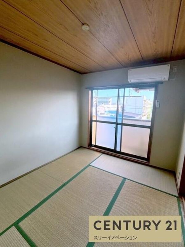 和室(★大きな窓で採光良好★)