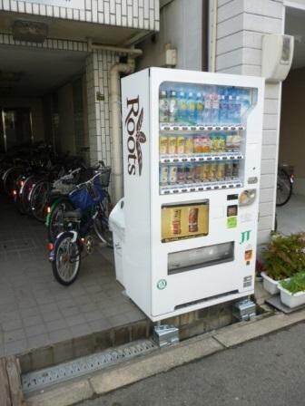 物件外観写真4　(★のどが乾いたらすぐ買いに行けます＾＾★)