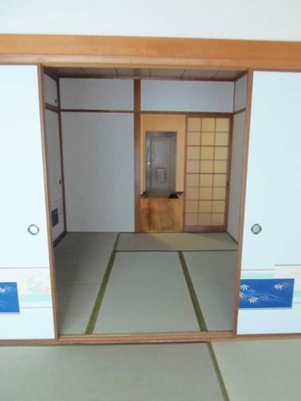 寝室(広々空間)