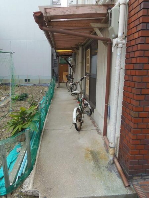 エントランス(自転車等も置けます★)