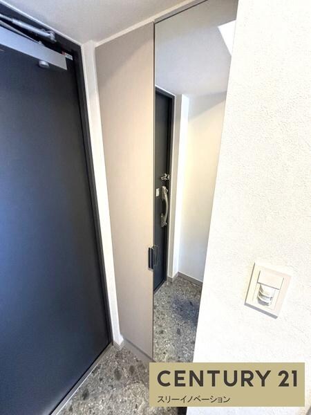 物件内観写真28　(広々玄関スペース！)
