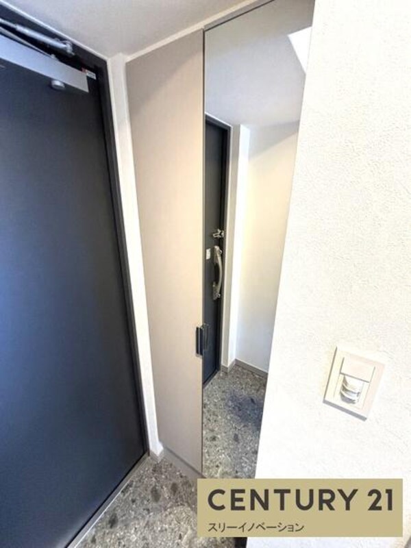 玄関(広々玄関スペース！)