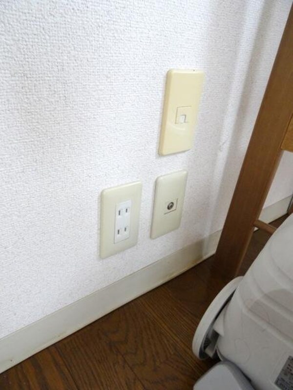 洋室(★電話もテレビもここ★)