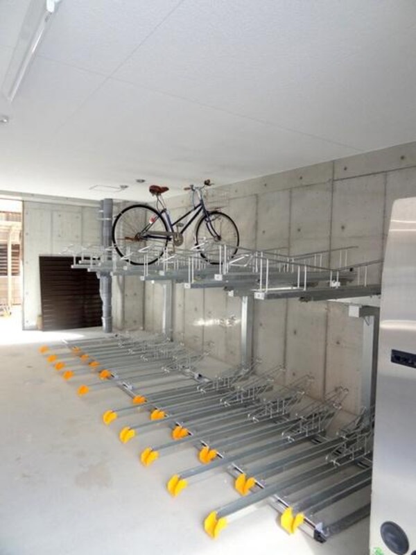 エントランス(★駐輪場完備★)