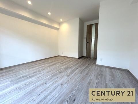 物件内観写真5　(★広いリビング★)