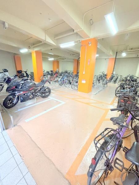 物件外観写真8　(★敷地内駐輪場★)