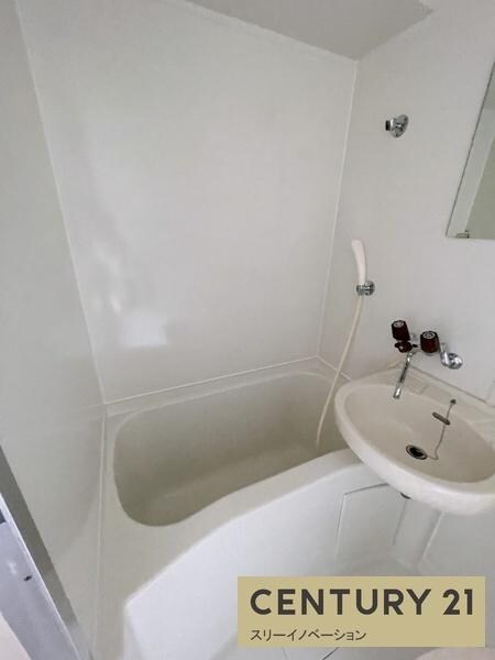 物件内観写真11　(★掃除のし易いユニットバス★)