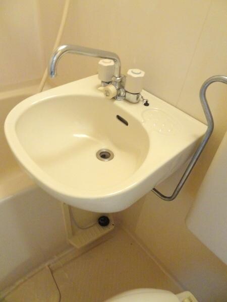 物件内観写真9　(★ユニットに洗面と鏡★)