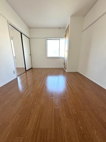 物件内観写真3　(★広々リビング★)