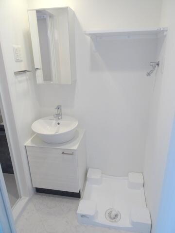 物件内観写真7　(★広々脱衣所★)