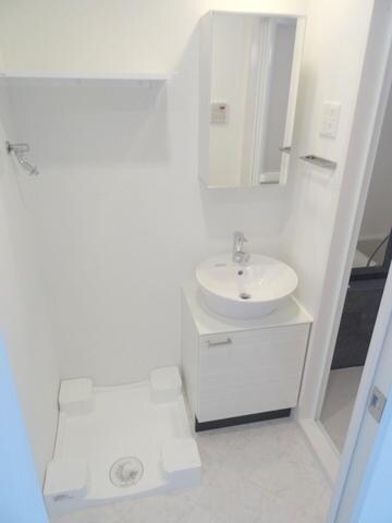 物件内観写真7　(★広々脱衣所★)