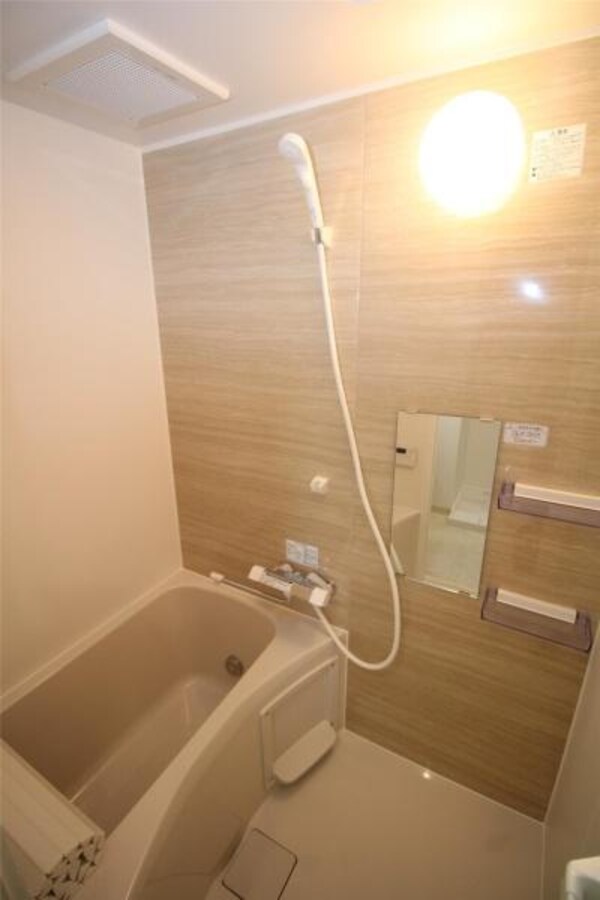 バス／シャワールーム等(同間取り別室)