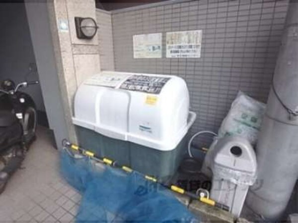 共同ゴミ捨て場