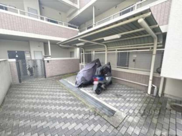 バイク置き場