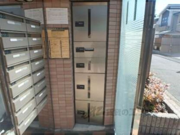 宅配ボックス
