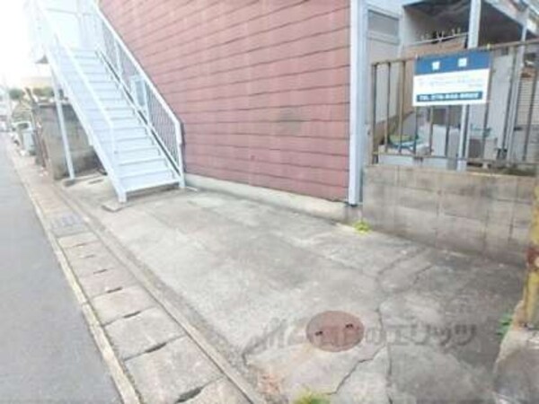 敷地内