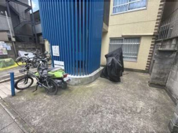 バイク置き場