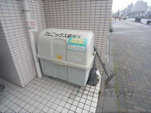 ダストボックス