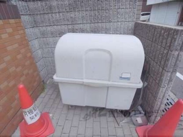 ダストボックス