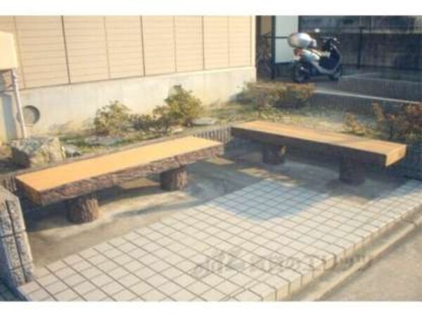 ベンチ