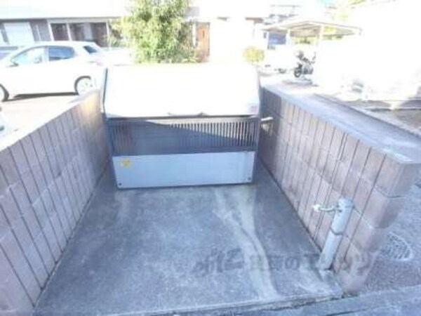 ゴミ出し場