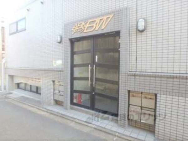 マンション出入口