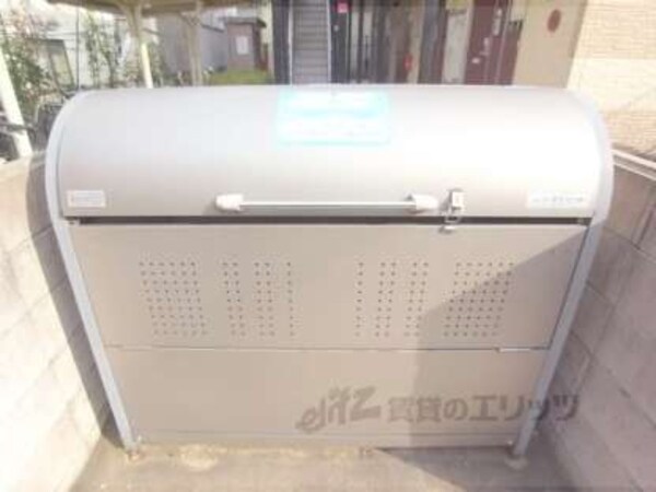 ダストボックス