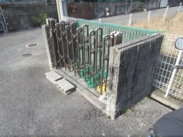 ゴミ置き場