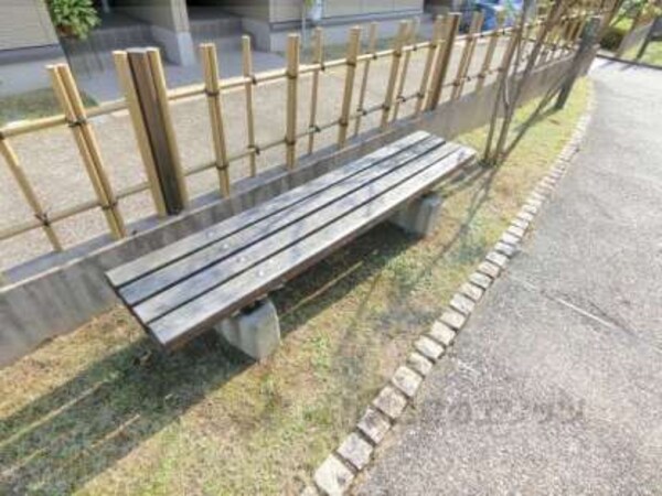 ベンチ