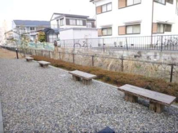 ベンチ