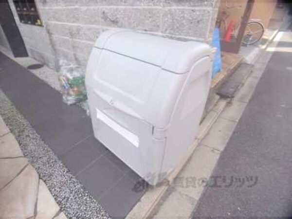 ダストボックス