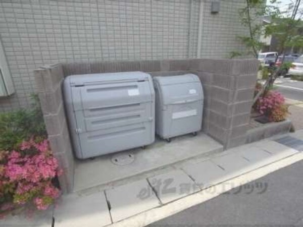 ダストボックス