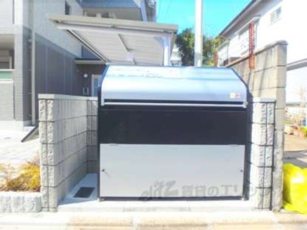 ダストボックス